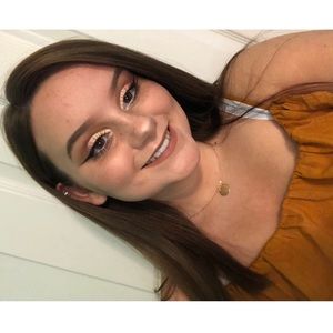 Meet your Posher, Abigail